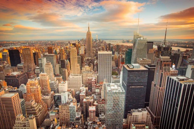 Modern city skyline representing cloud infrastructure, connectivity, and managed IT services.